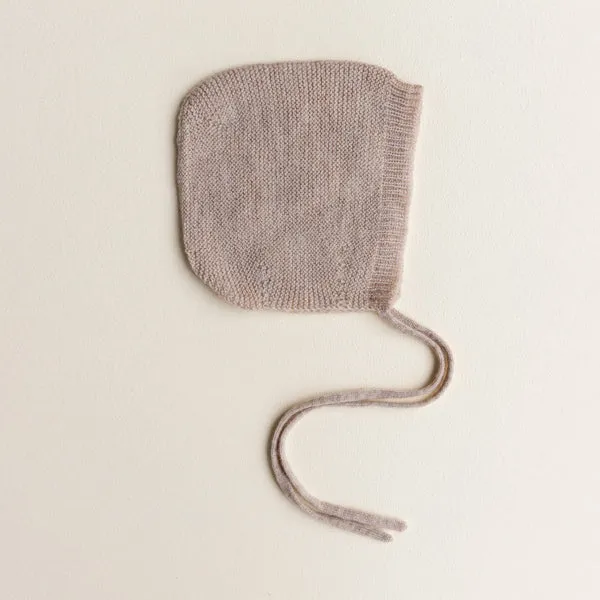 Hvid Knitted Bonnet Newborn - Sand