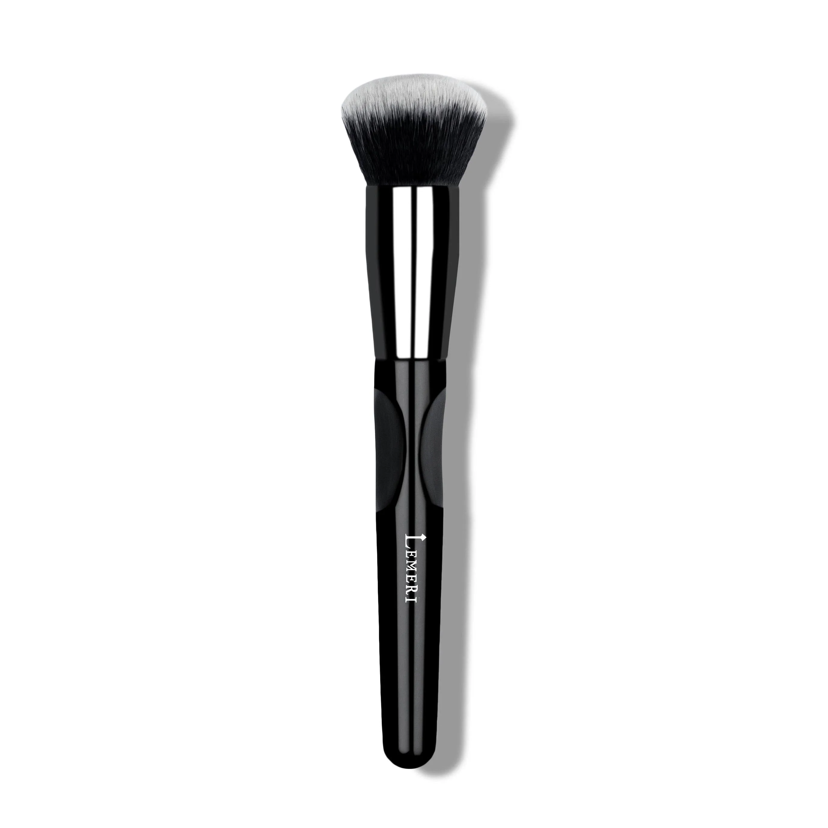 Rounded Kabuki Brush M10